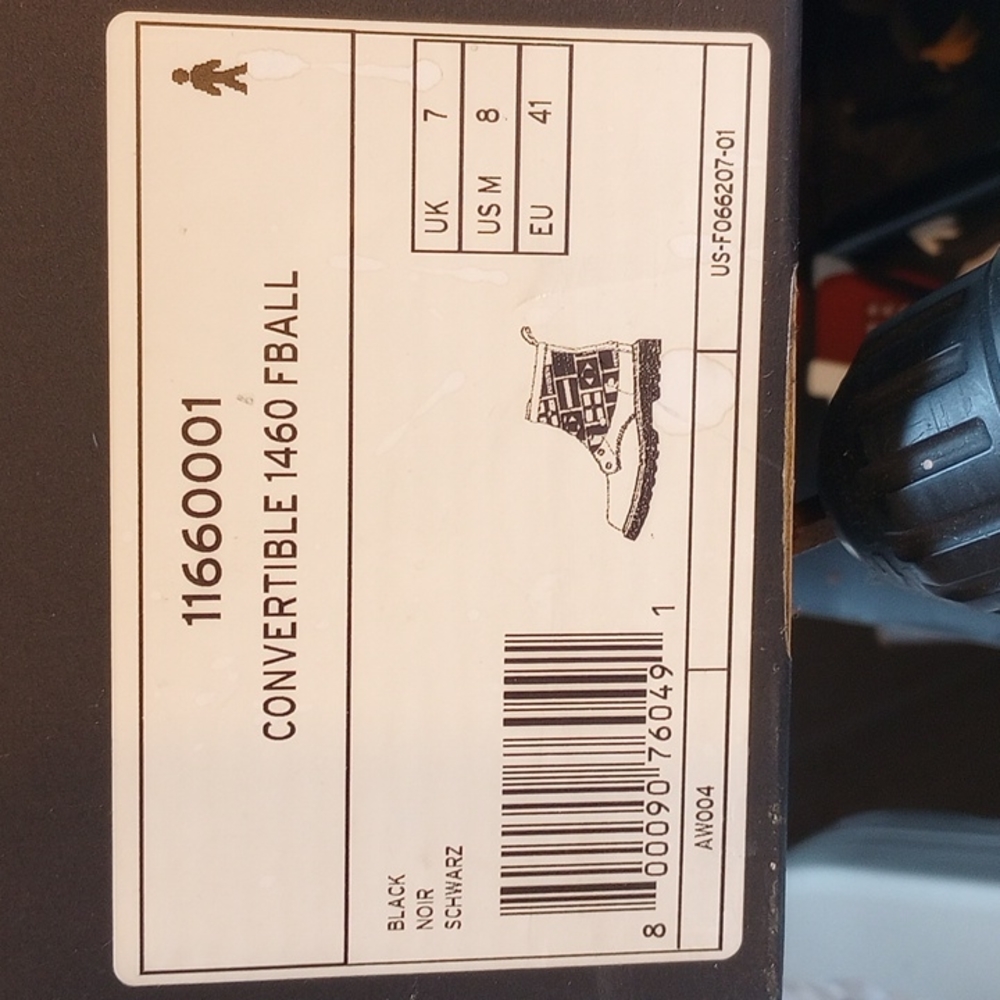 Dr. Martens size 7 boot/shoe
